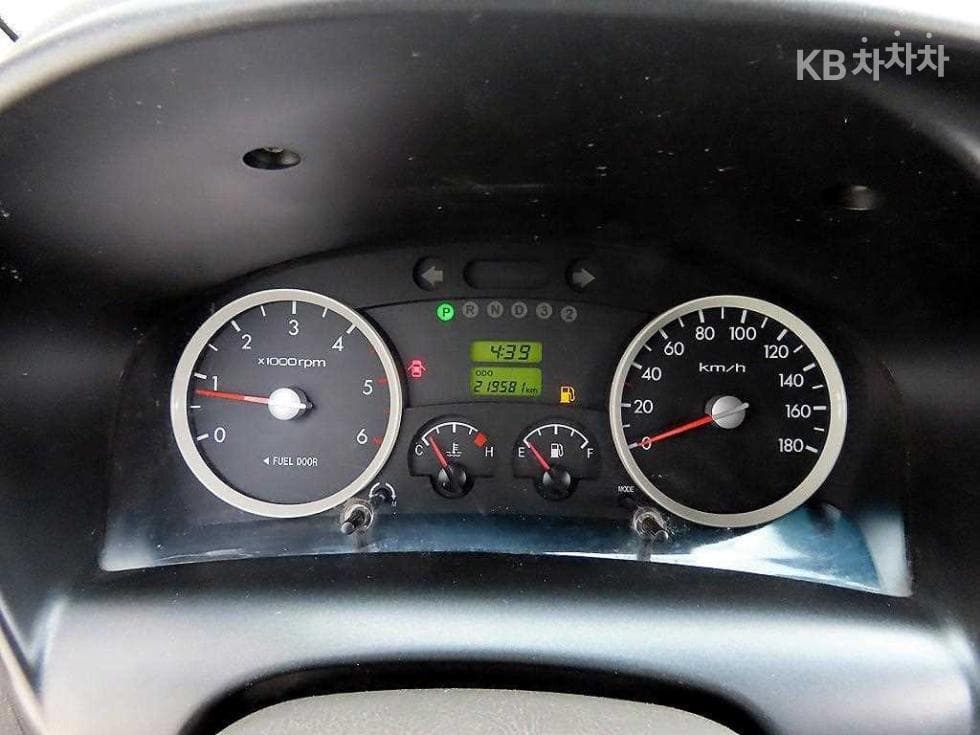 Hyundai Porter 2Extra Long Super Cab CRDi DLX Standard - 10