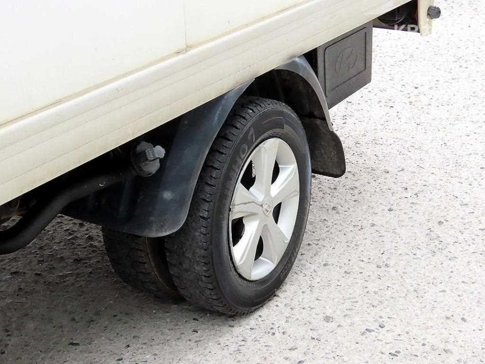 Hyundai Porter 2Extra Long Super Cab CRDi DLX Standard - 16
