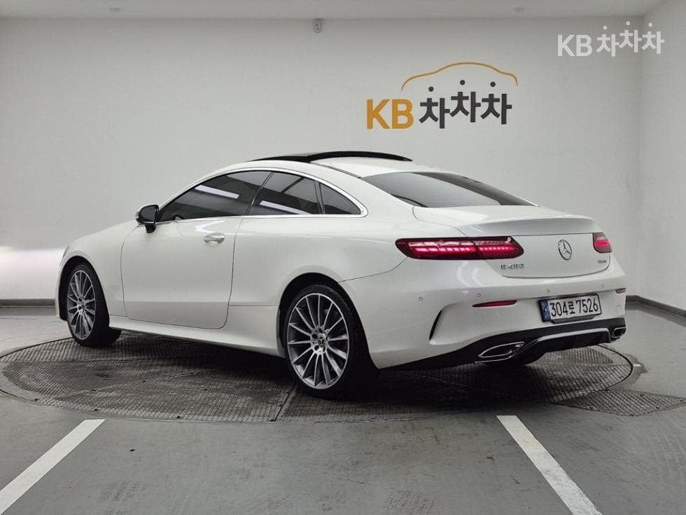 Mercedes-Benz E-Class (W213)E450 4MATIC Coupe Standard - 3