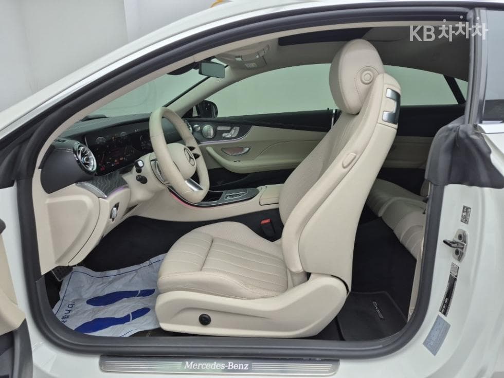 Mercedes-Benz E-Class (W213)E450 4MATIC Coupe Standard - 11