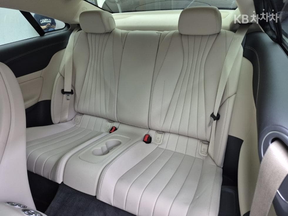 Mercedes-Benz E-Class (W213)E450 4MATIC Coupe Standard - 12