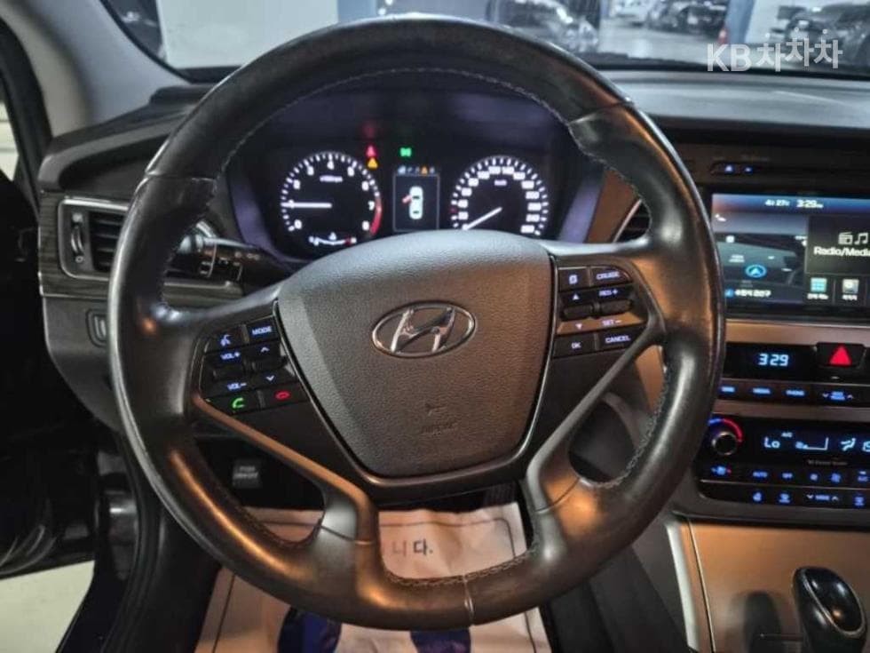 Hyundai Sonata LF2.0 Premium Standard - 7