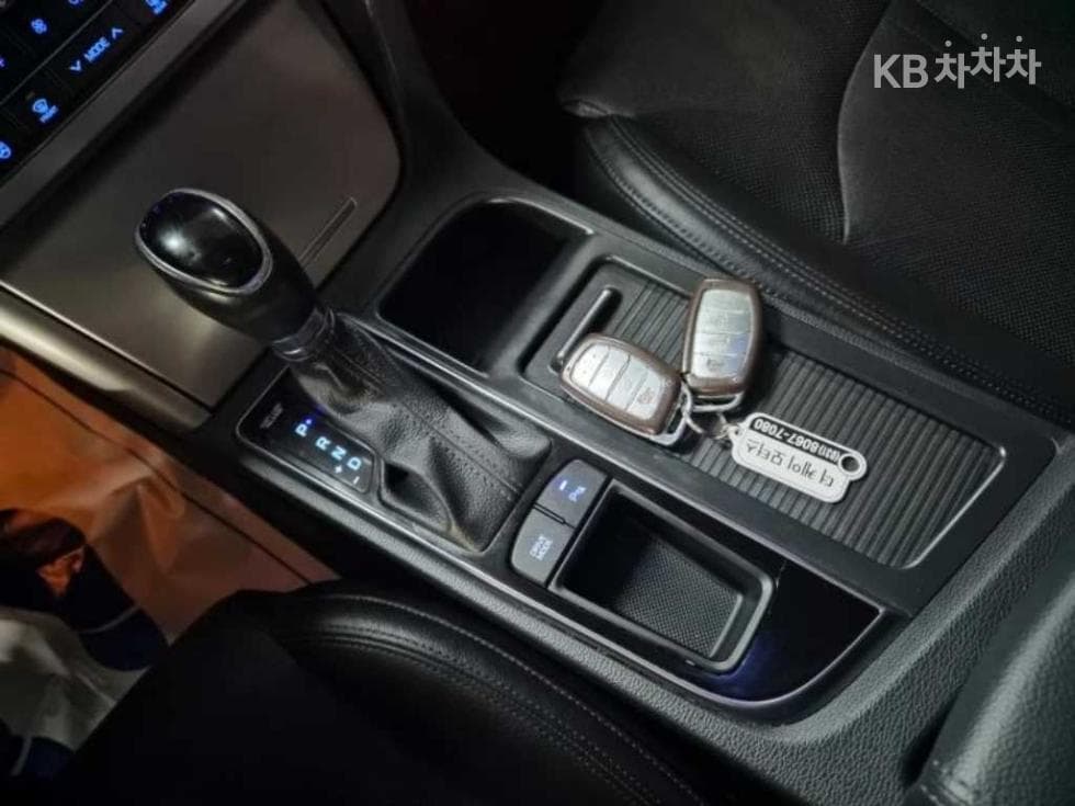 Hyundai Sonata LF2.0 Premium Standard - 11