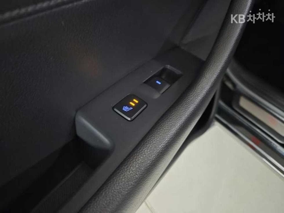 Hyundai Sonata LF2.0 Premium Standard - 13