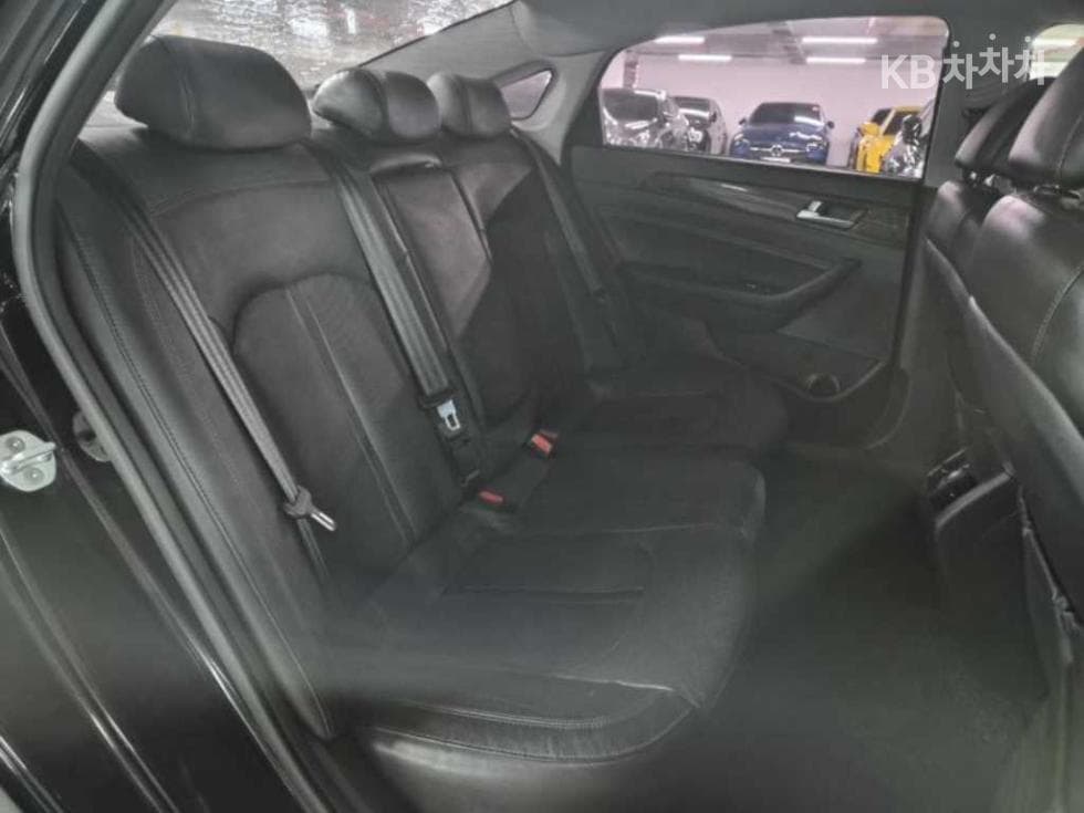 Hyundai Sonata LF2.0 Premium Standard - 16