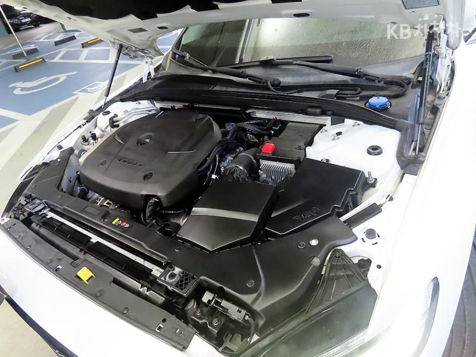 Volvo S60 3rd Gen2.0 T5 Momentum - 18