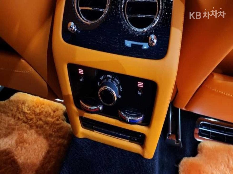롤스로이스 고스트 Second generation6.75 V12 EWB - 18