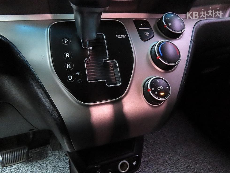Kia Ray (van)1.0 Gasoline Deluxe Special (special feature/edition) - 9