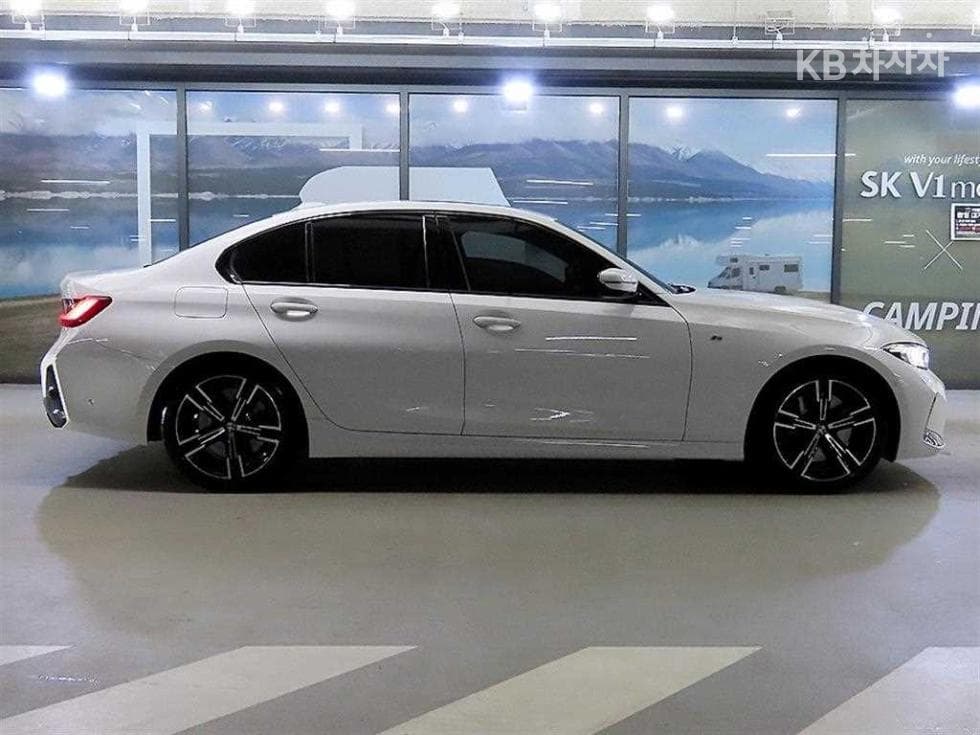 BMW 3 Series (G20)320i M Sport - 3