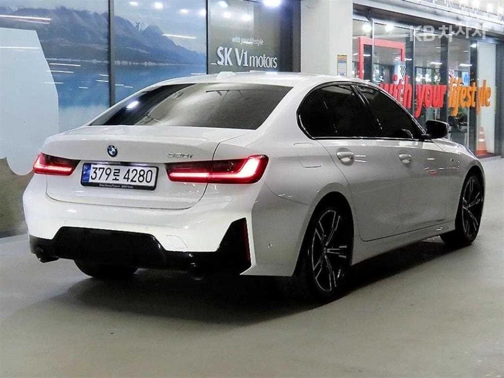 BMW 3 Series (G20)320i M Sport - 4