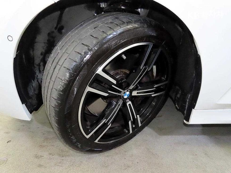 BMW 3 Series (G20)320i M Sport - 20