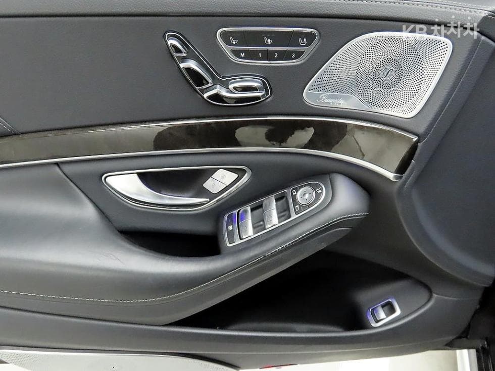 Mercedes-Benz New S-ClassNew S63 AMG 4MATIC Standard - 11