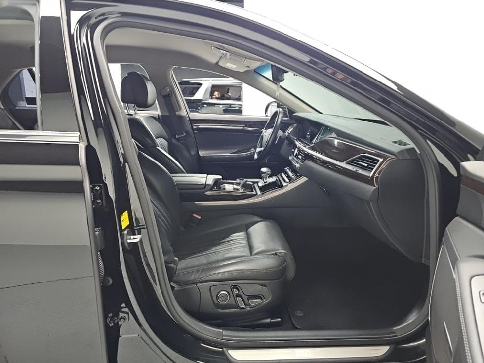 Genesis EQ9003.8 GDI AWD Premium Luxury - 6
