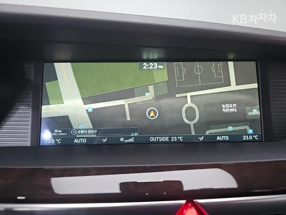 Genesis EQ9003.8 GDI AWD Premium Luxury - 12