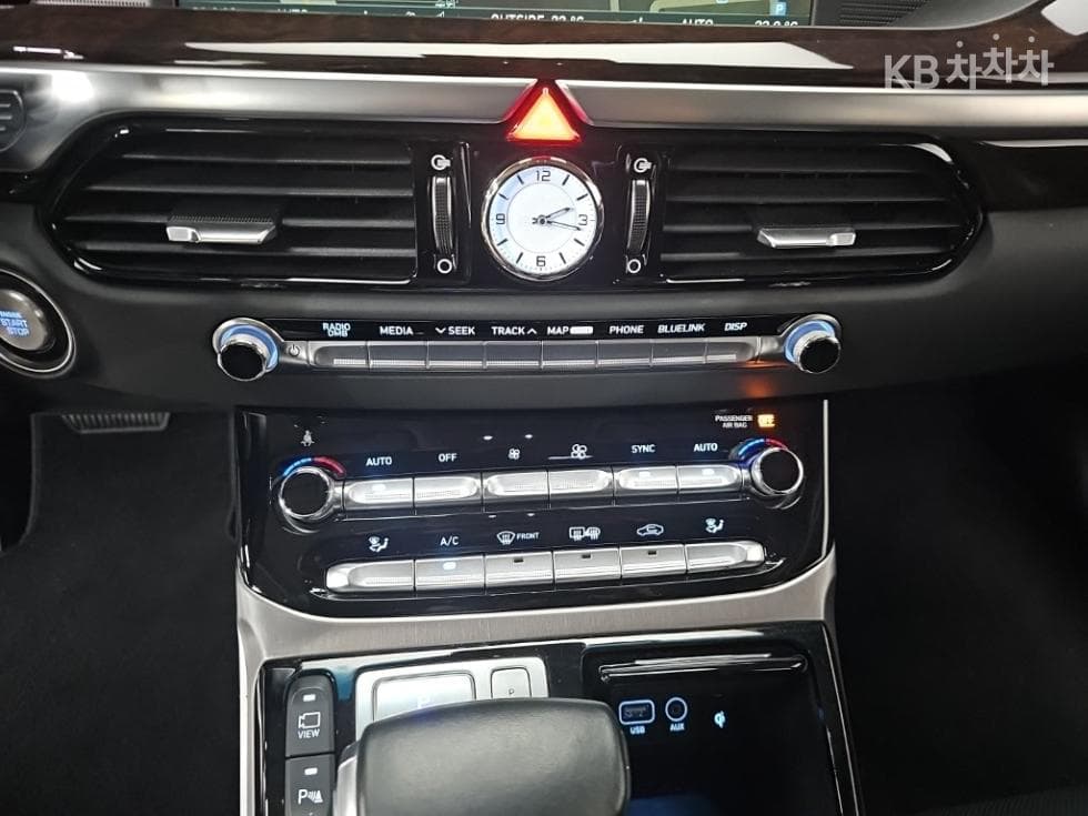 Genesis EQ9003.8 GDI AWD Premium Luxury - 14