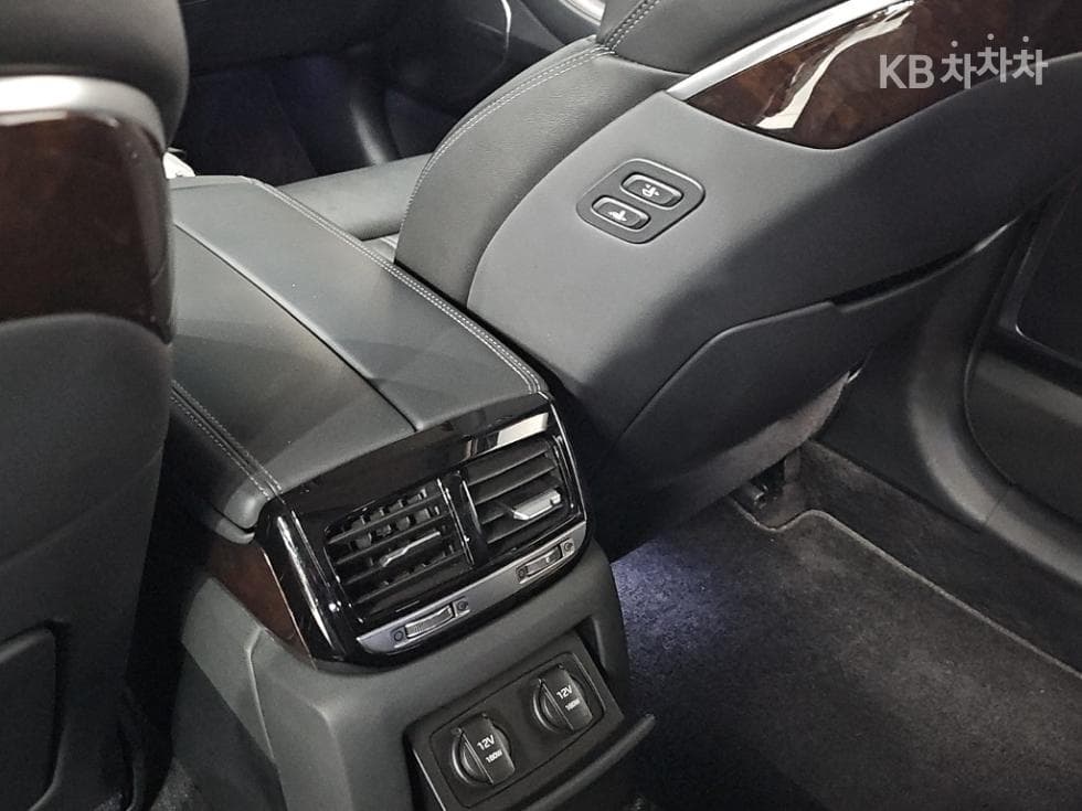 Genesis EQ9003.8 GDI AWD Premium Luxury - 16