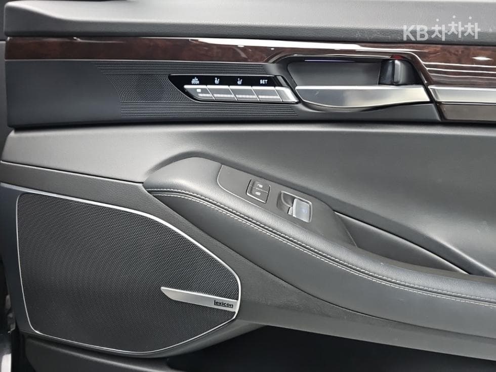Genesis EQ9003.8 GDI AWD Premium Luxury - 20