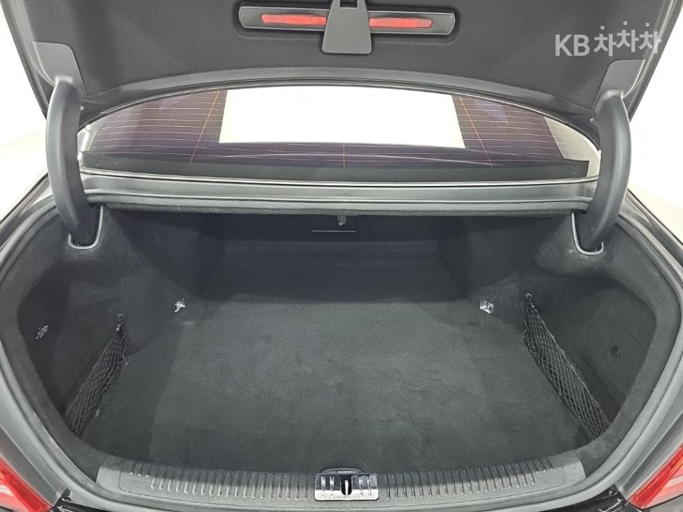 Genesis EQ9003.8 GDI AWD Premium Luxury - 24