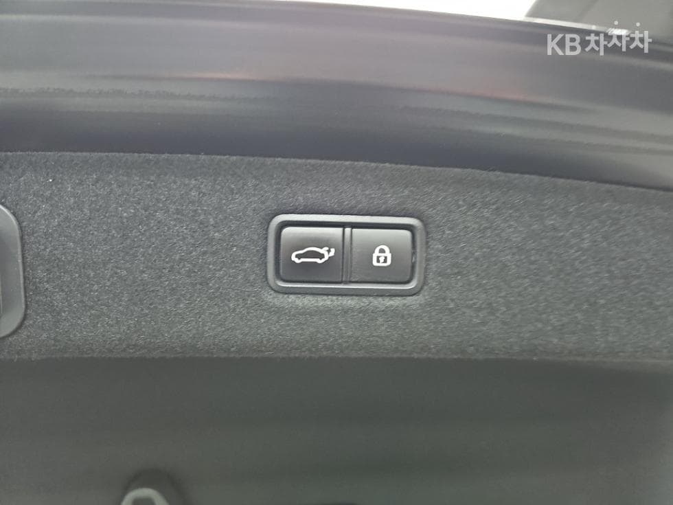 Genesis EQ9003.8 GDI AWD Premium Luxury - 25