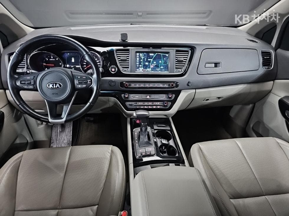 Kia All New Carnival9-seater 2.2 Diesel Noblesse - 7