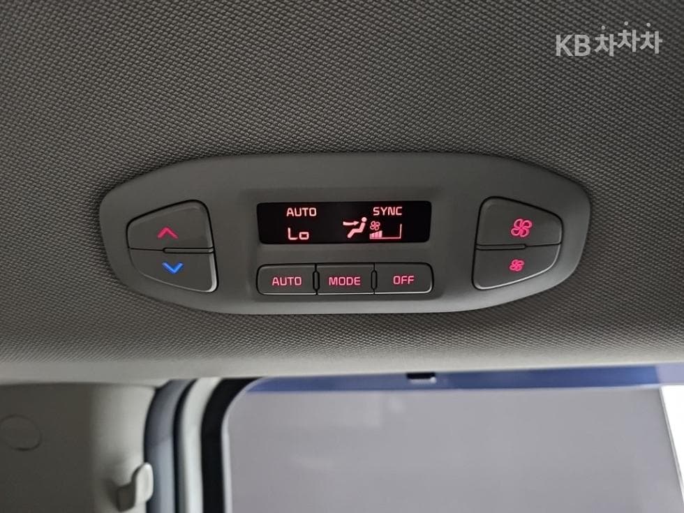 Kia All New Carnival9-seater 2.2 Diesel Noblesse - 13