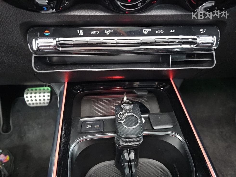 Mercedes-Benz GLB(X247)M-AMG GLB 35 4Matic - 14
