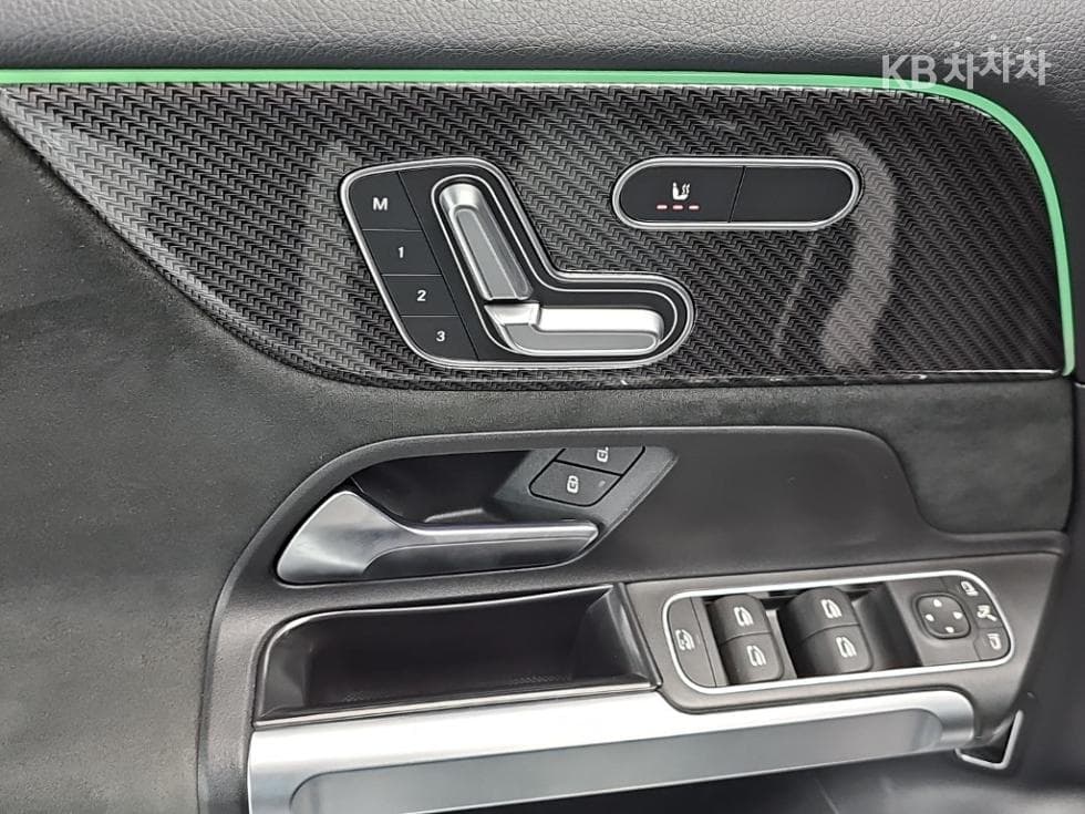 Mercedes-Benz GLB(X247)M-AMG GLB 35 4Matic - 16