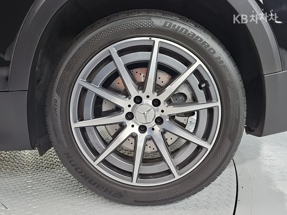 Mercedes-Benz GLB(X247)M-AMG GLB 35 4Matic - 26