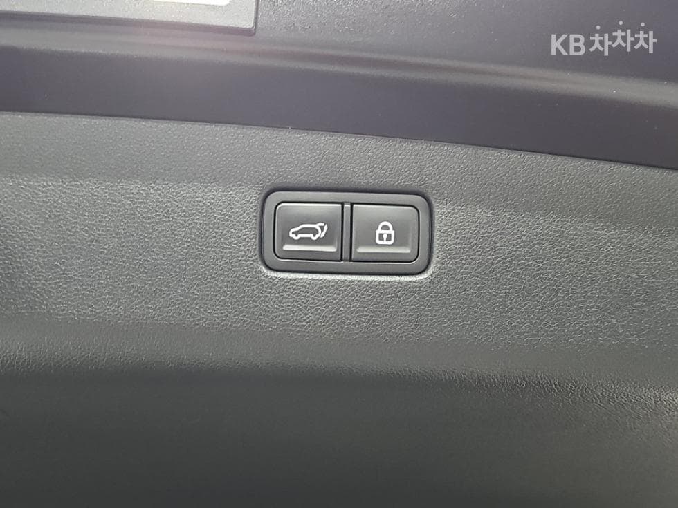 Genesis GV70Gasoline 2.5T AWD - 23