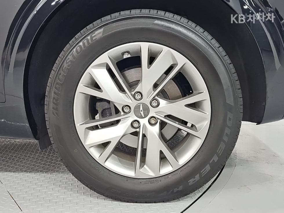 Genesis GV70Gasoline 2.5T AWD - 25