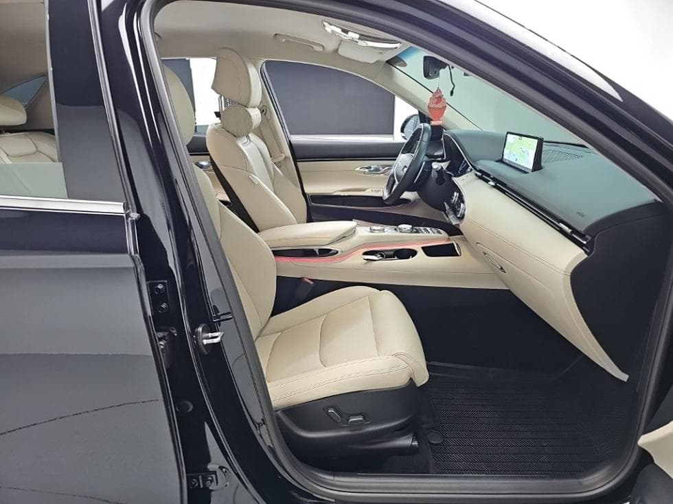 Genesis GV70Gasoline 2.5T AWD - 26