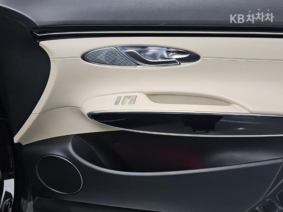 Genesis GV70Gasoline 2.5T AWD - 28