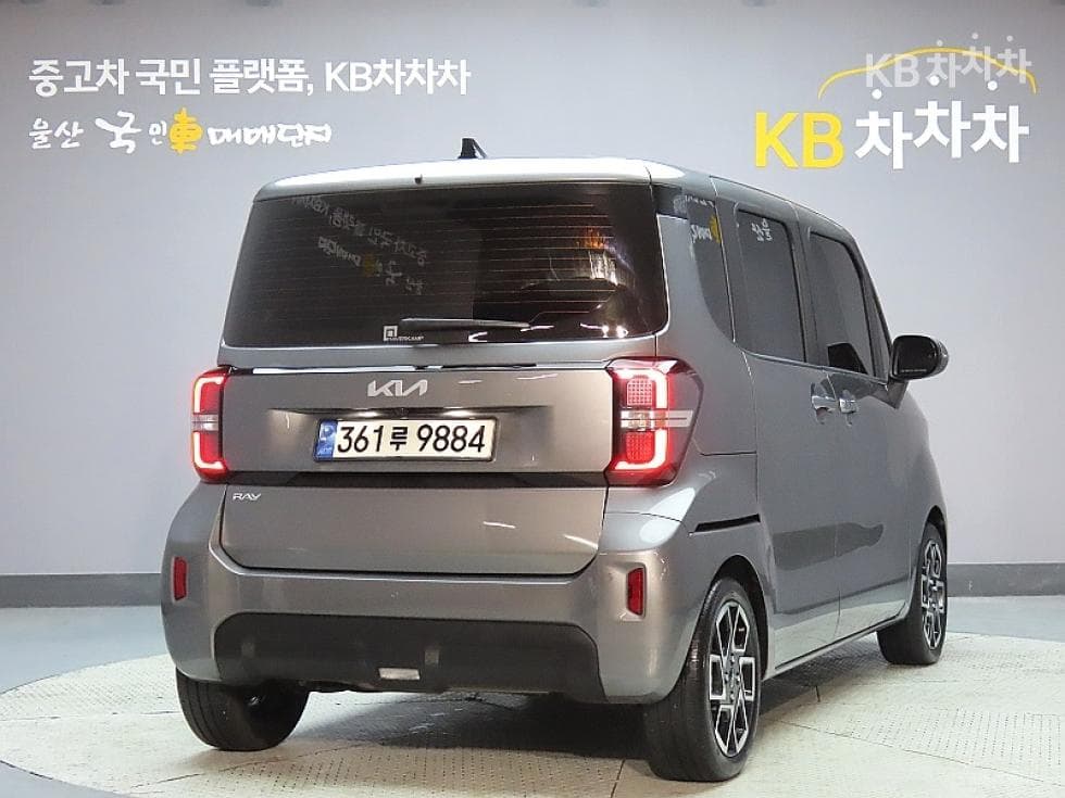 Kia The New (facelift) Kia Ray (van)1.0 Gasoline Signature - 2