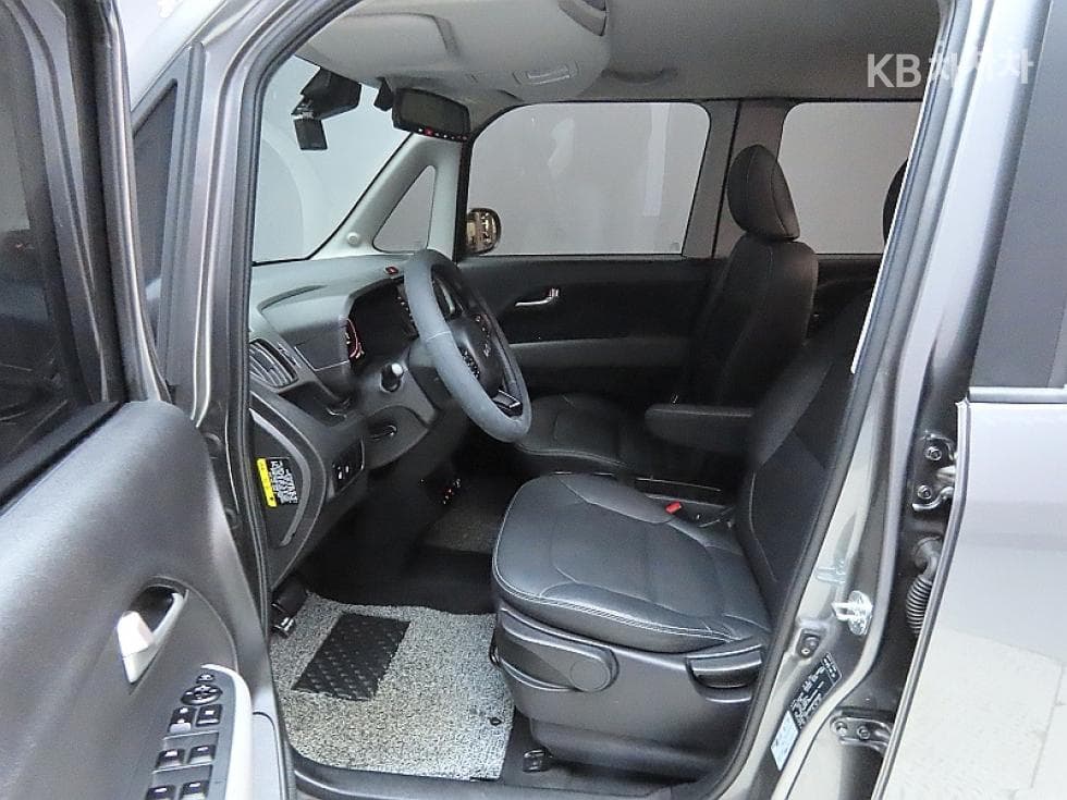 Kia The New (facelift) Kia Ray (van)1.0 Gasoline Signature - 10