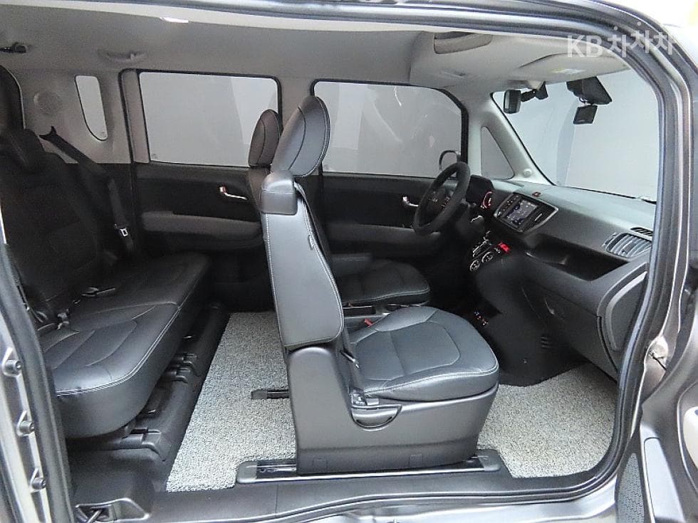 Kia The New (facelift) Kia Ray (van)1.0 Gasoline Signature - 12