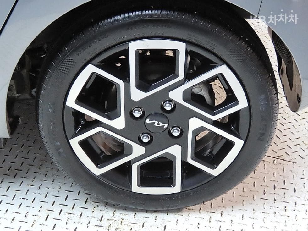 Kia The New (facelift) Kia Ray (van)1.0 Gasoline Signature - 20