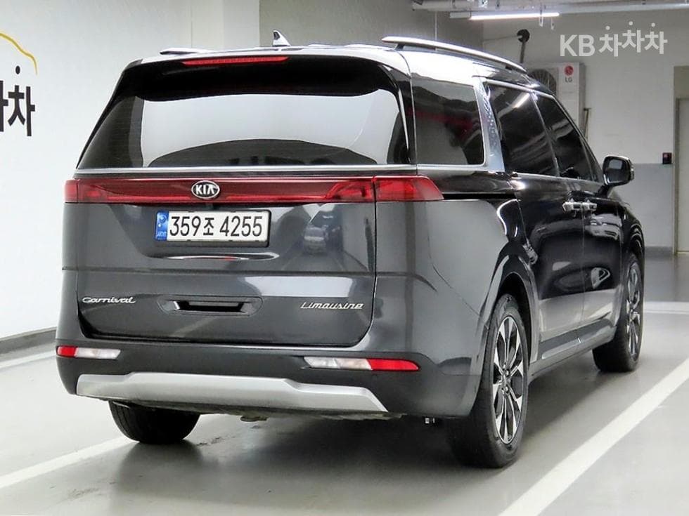 Kia Carnival 4th generationG3.5 GDI 7-seater (Limousine) Noblesse - 4