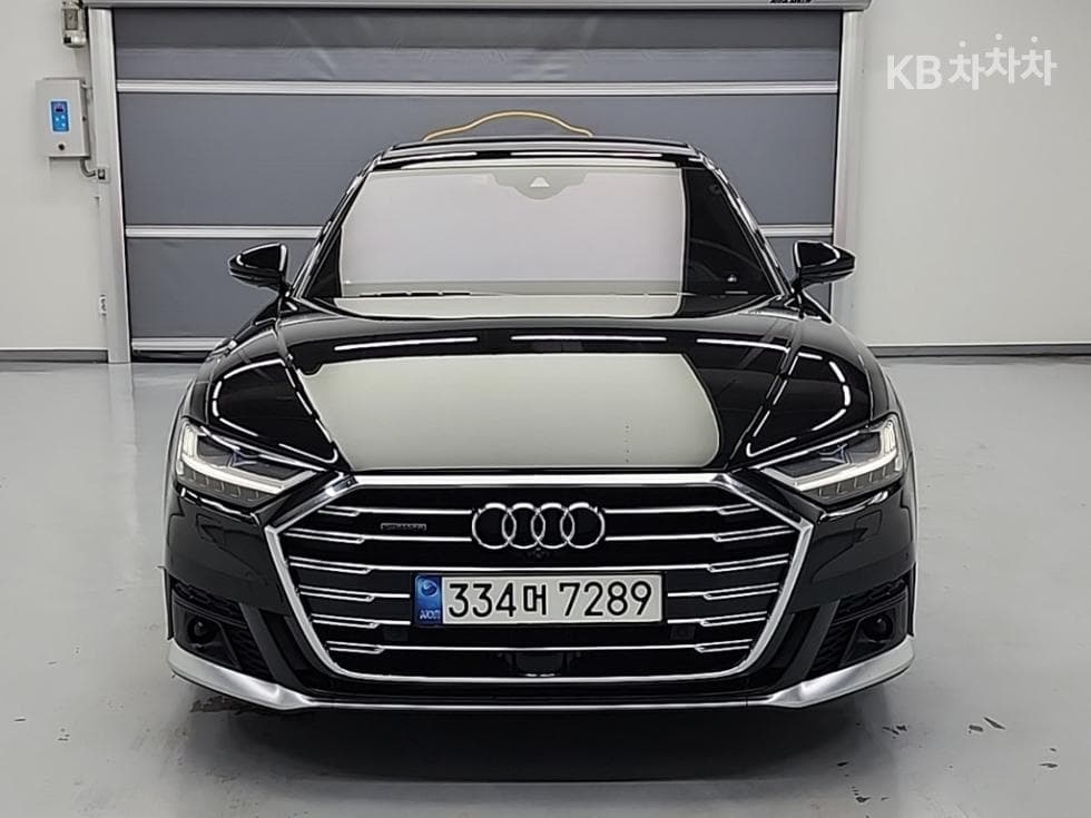 Audi A8 (D5)55 TFSI Quattro LWB - 2