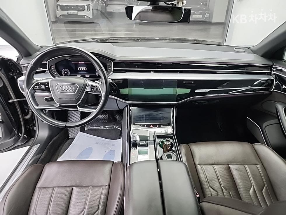Audi A8 (D5)55 TFSI Quattro LWB - 7