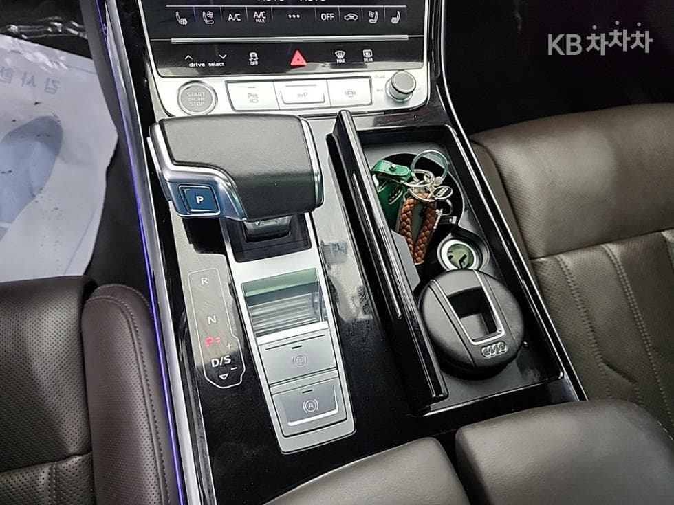 Audi A8 (D5)55 TFSI Quattro LWB - 8