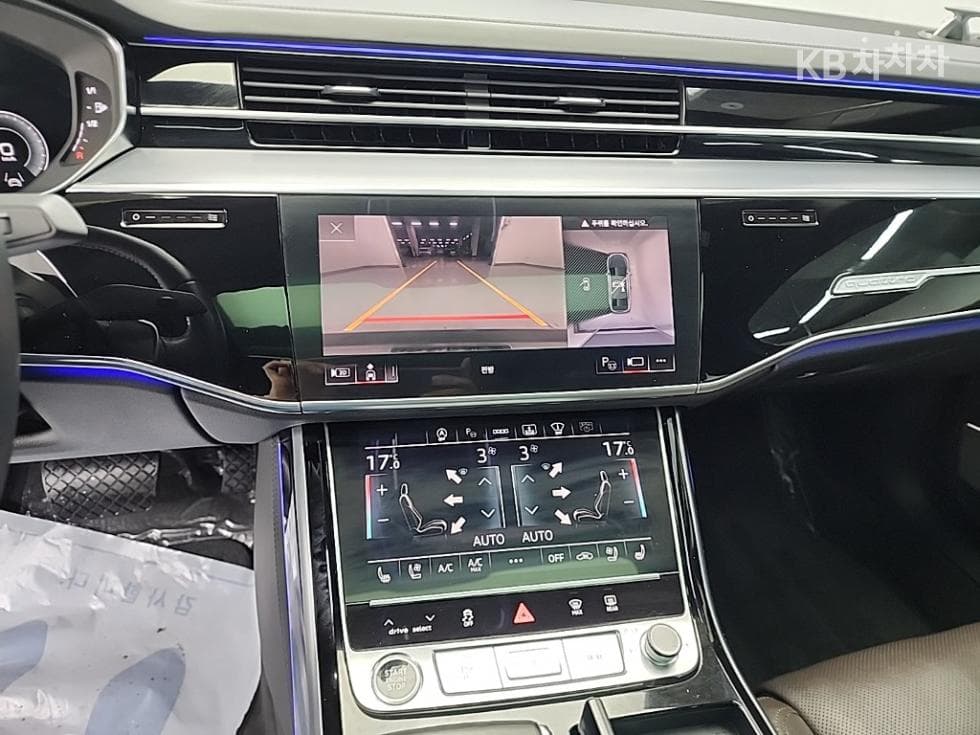 Audi A8 (D5)55 TFSI Quattro LWB - 10
