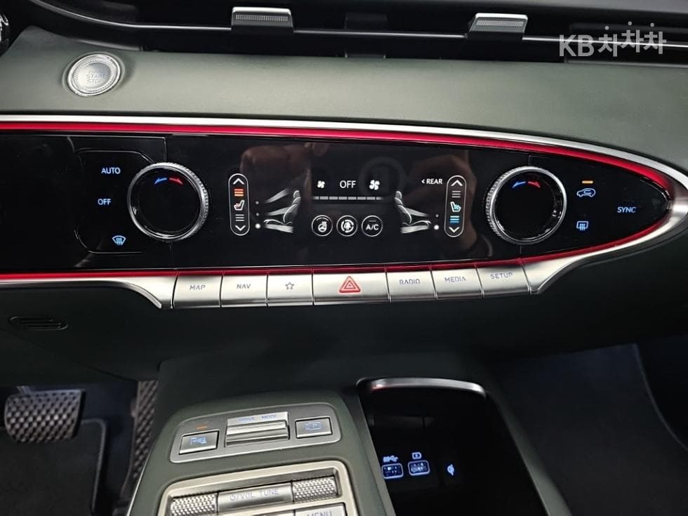 Genesis GV70Gasoline 2.5T 2WD - 14
