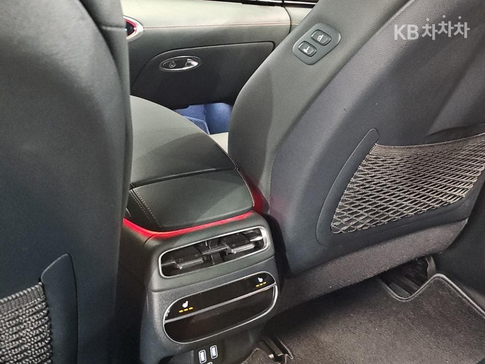 Genesis GV70Gasoline 2.5T 2WD - 26