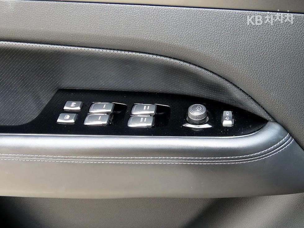 KG Mobility G4 Rexton2.2 2WD 마제스티 Special (special feature/edition) - 11