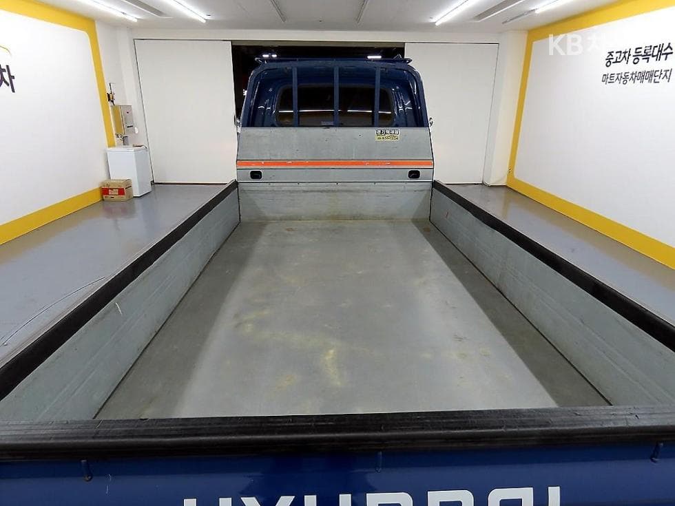 Hyundai Porter 2Extra Long Super Cab CRDi Smart - 17