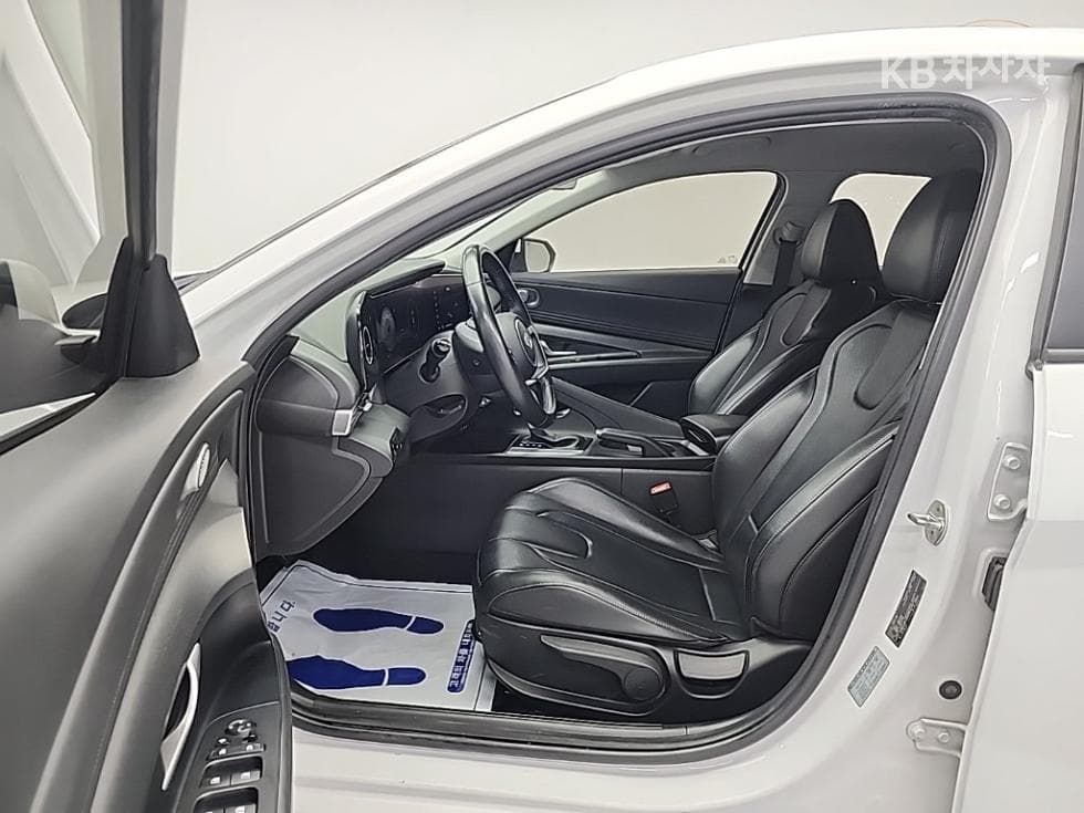 Hyundai All New Avante (Elantra)(CN7)1.6 Gasoline Modern - 11