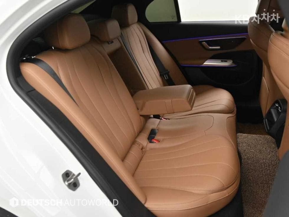 Mercedes-Benz E-클래스 (W214)E200 Avantgrade - 12
