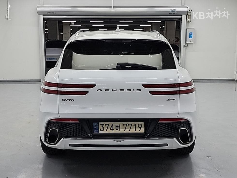 Genesis GV70Gasoline 2.5T AWD - 3