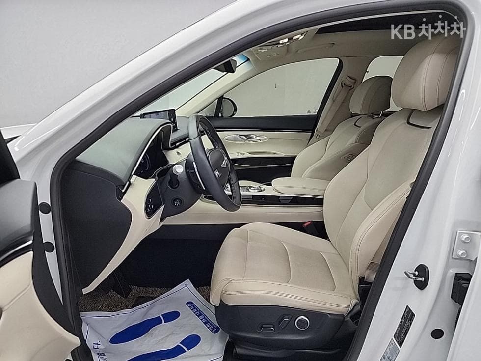 Genesis GV70Gasoline 2.5T AWD - 11
