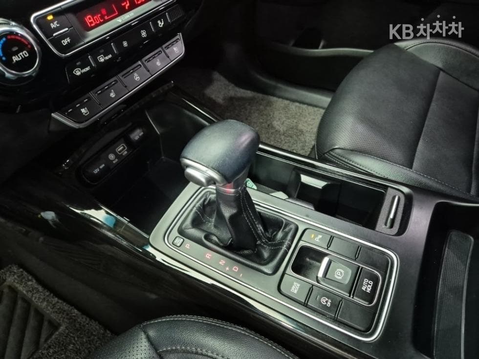 Kia The New (facelift) Sorento2.0 Diesel 2WD Prestige - 8